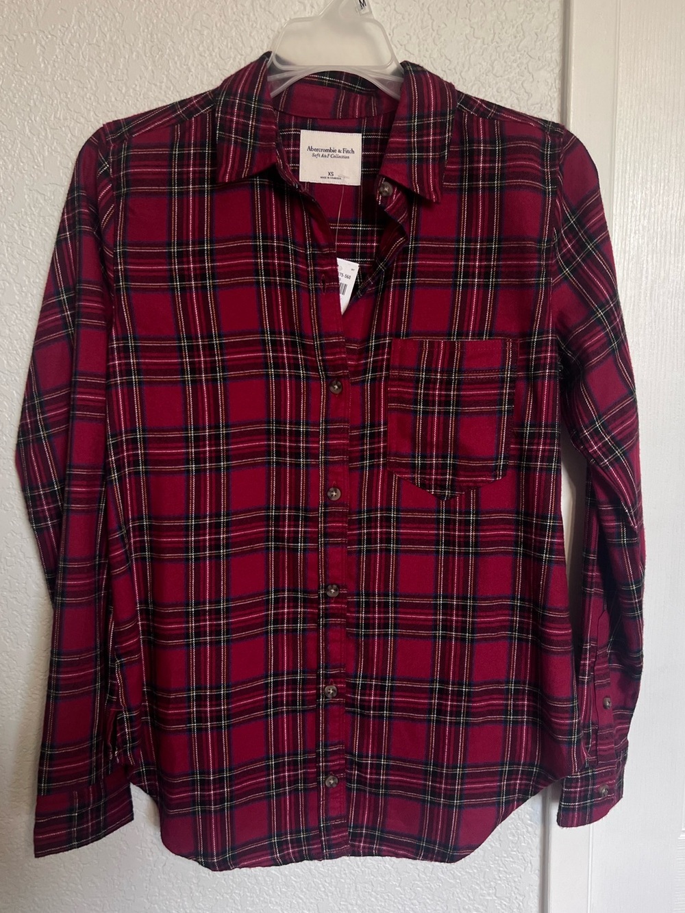 Abercrombie & Fitch Red Plaid Flannel Button-Down Shirt XS